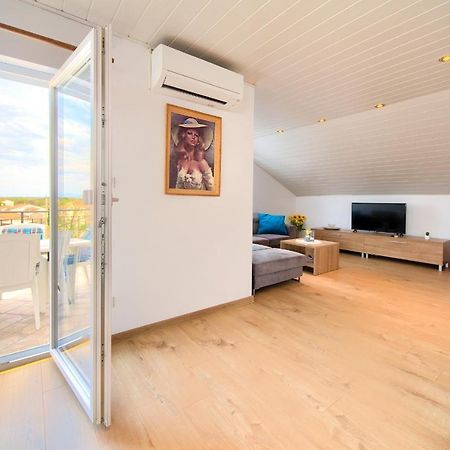 Apartment Mladen Krk Town Eksteriør billede
