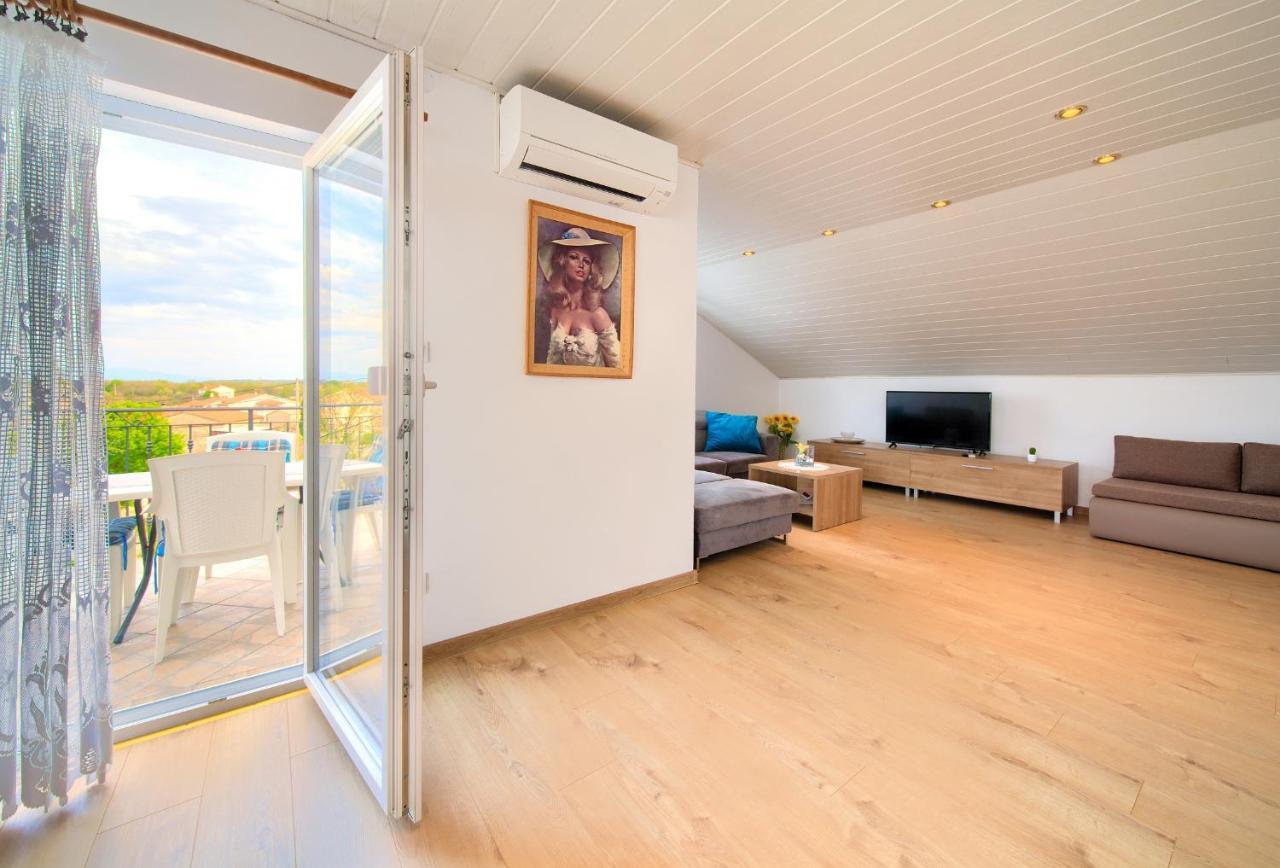 Apartment Mladen Krk Town Eksteriør billede