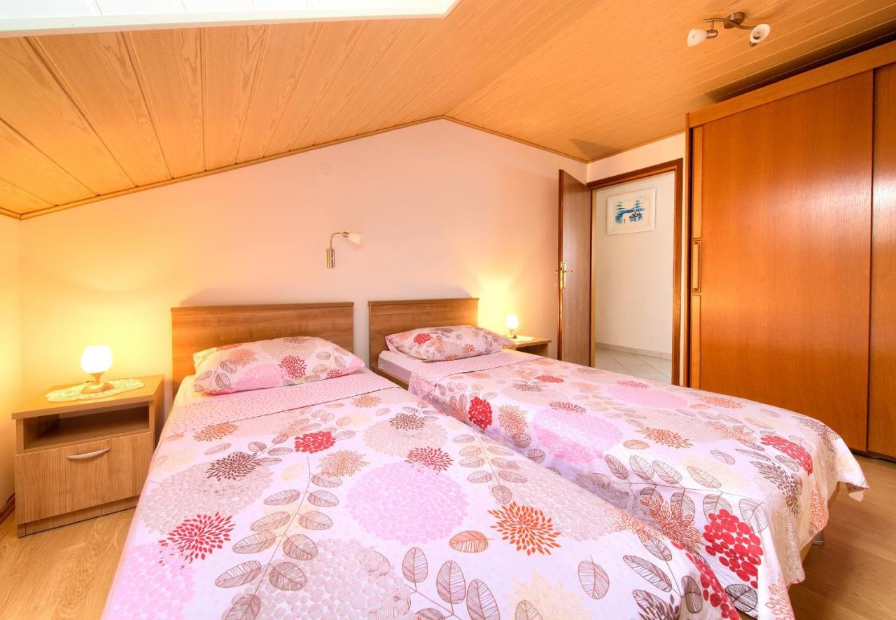 Apartment Mladen Krk Town Eksteriør billede