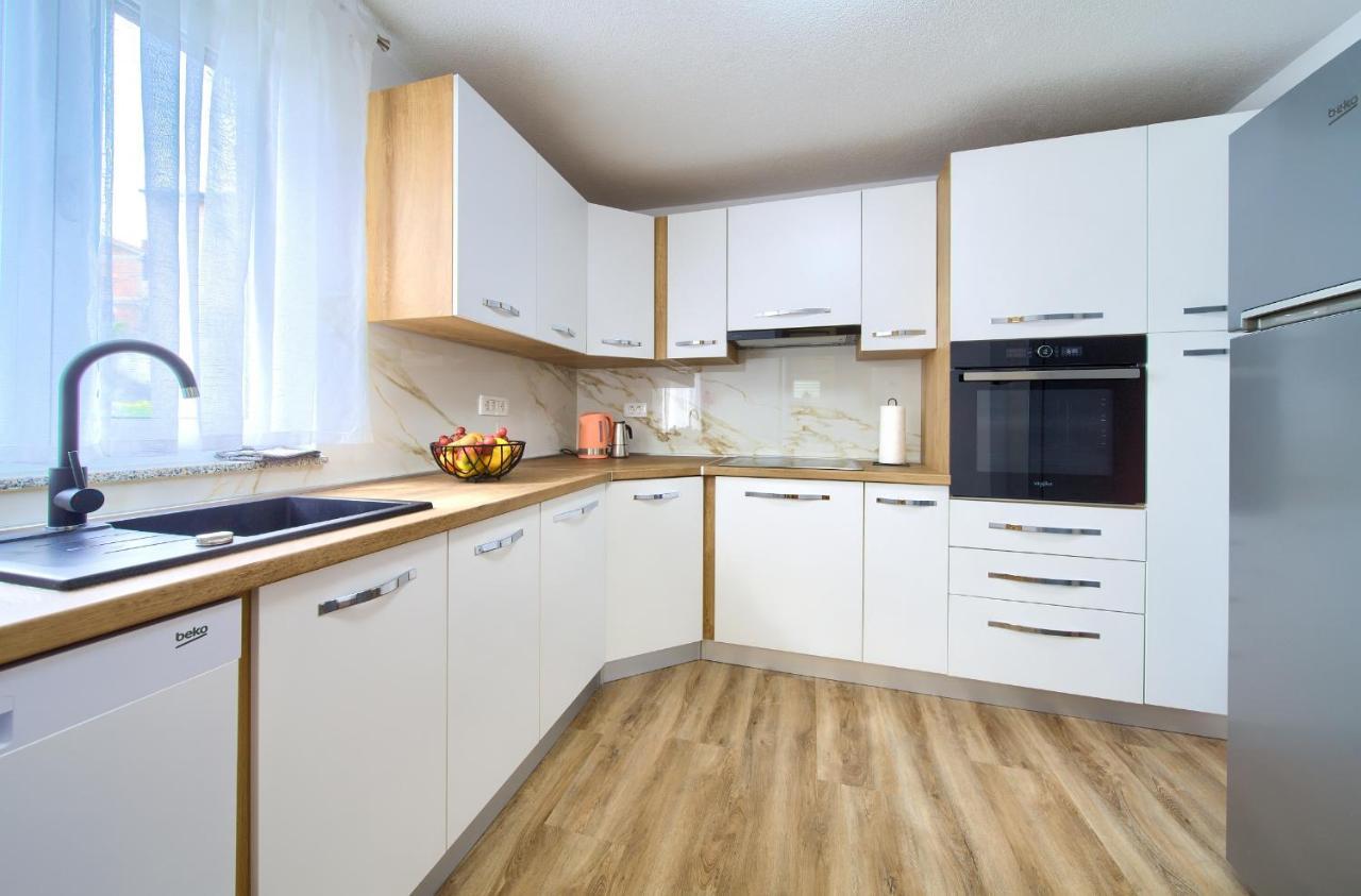 Apartment Mladen Krk Town Eksteriør billede