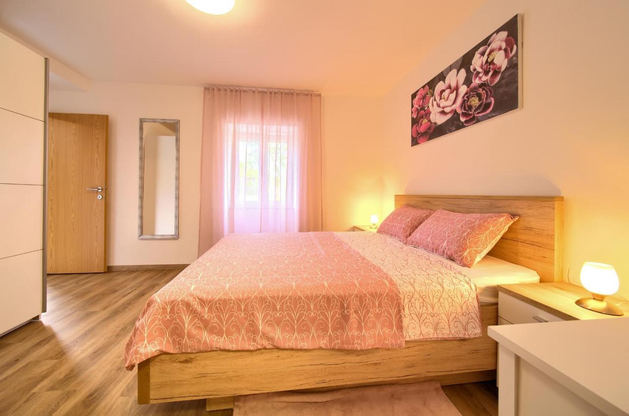 Apartment Mladen Krk Town Eksteriør billede