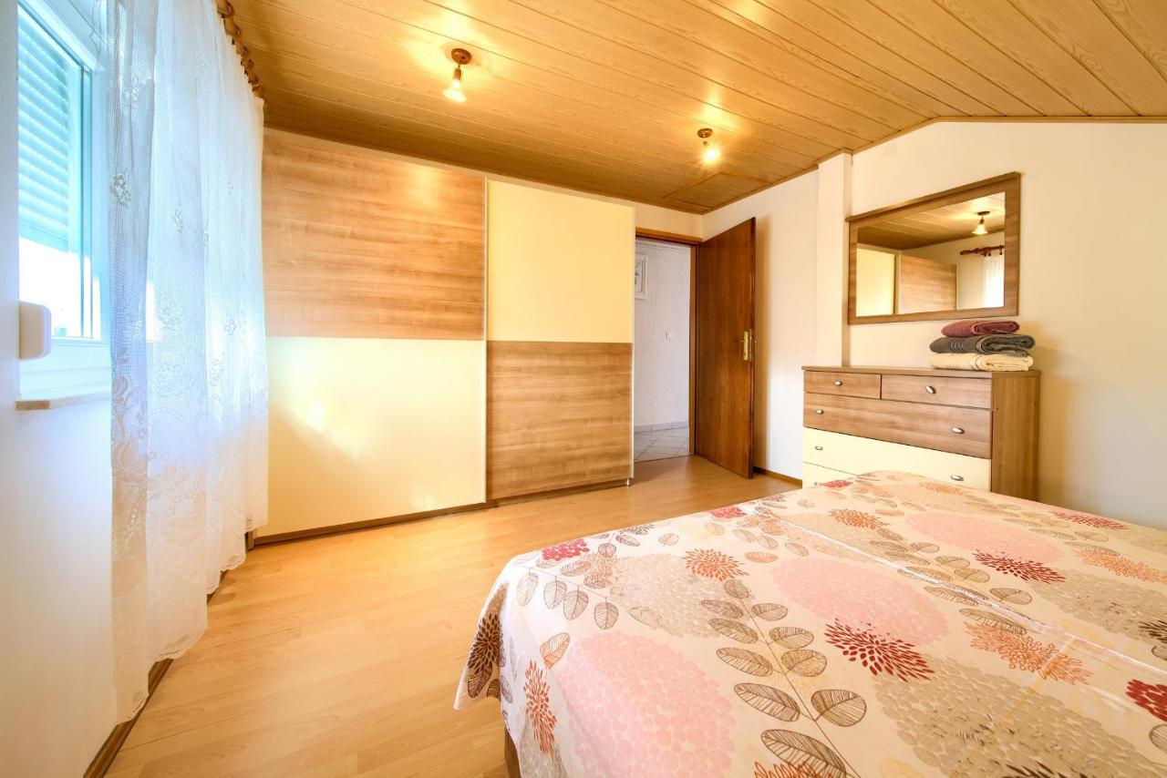 Apartment Mladen Krk Town Eksteriør billede