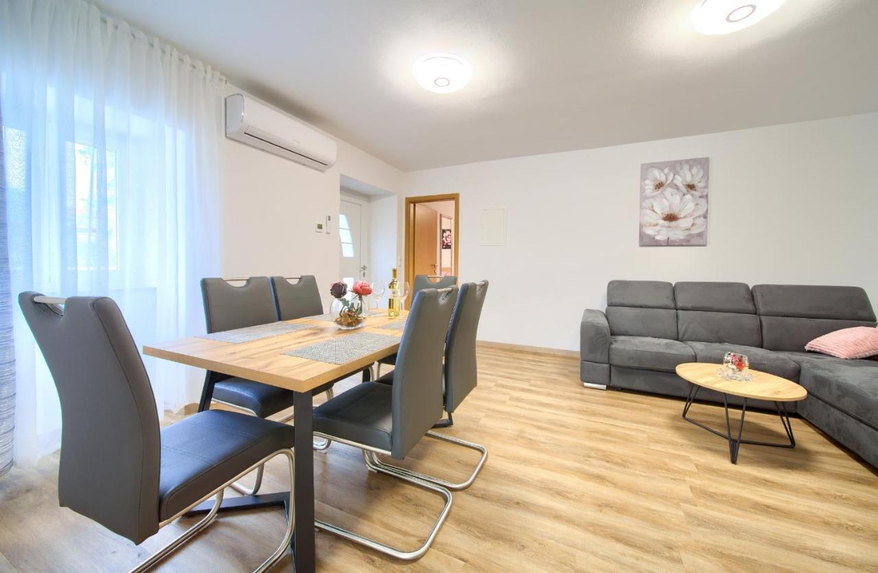 Apartment Mladen Krk Town Eksteriør billede
